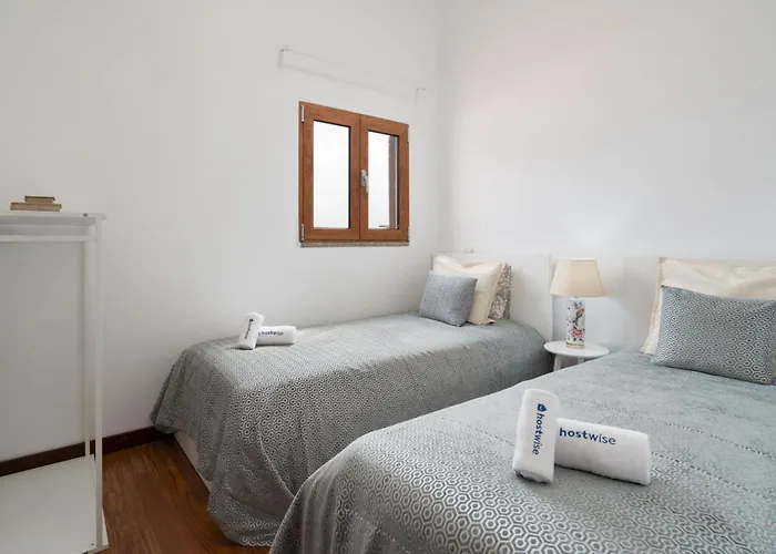 Host Wise - Spacious Duplex House - Jacuzzi & Terrace Vakantiehuis *