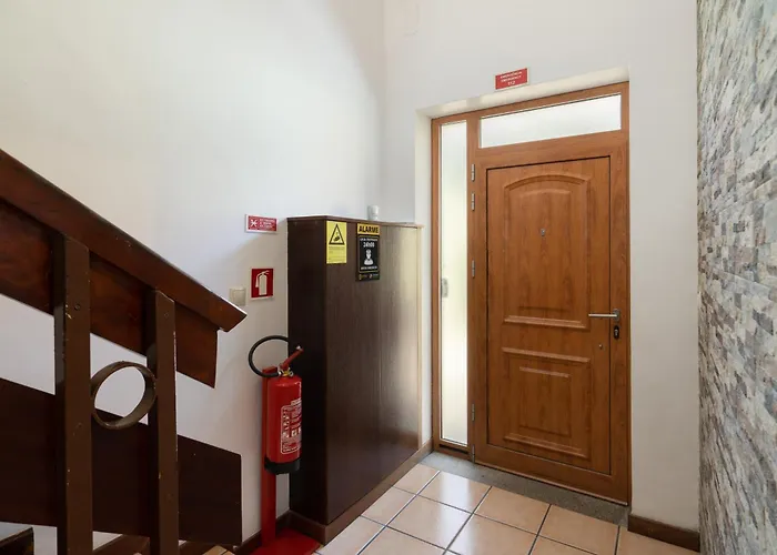 Host Wise - Spacious Duplex House - Jacuzzi & Terrace *