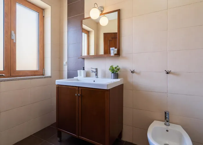 Vakantiehuis Host Wise - Spacious Duplex House - Jacuzzi & Terrace Porto