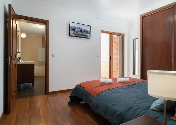 Host Wise - Spacious Duplex House - Jacuzzi & Terrace Vakantiehuis