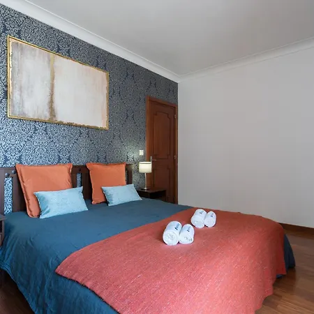 Host Wise - Spacious Duplex House - Jacuzzi & Terrace * 포르투