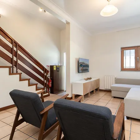 Host Wise - Spacious Duplex House - Jacuzzi & Terrace 펜션 포르투