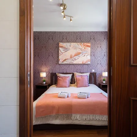 Host Wise - Spacious Duplex House - Jacuzzi & Terrace * 포르투