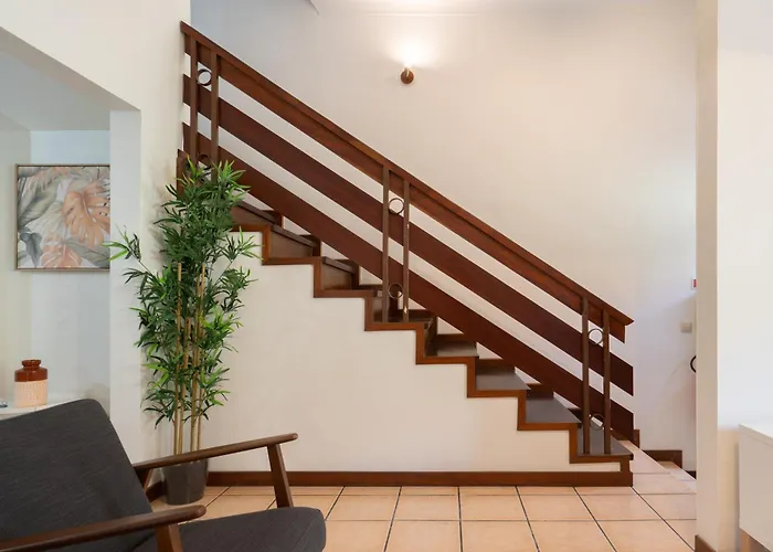 Σπίτι διακοπών Host Wise - Spacious Duplex House - Jacuzzi & Terrace *