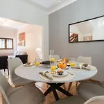 Host Wise - Spacious Duplex House - Jacuzzi & Terrace