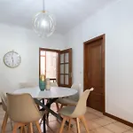 Host Wise - Spacious Duplex House - Jacuzzi & Terrace