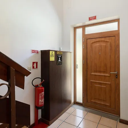 Host Wise - Spacious Duplex House - Jacuzzi & Terrace *