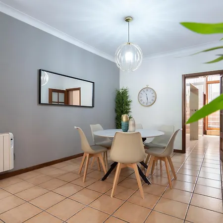 Host Wise - Spacious Duplex House - Jacuzzi & Terrace * Oporto