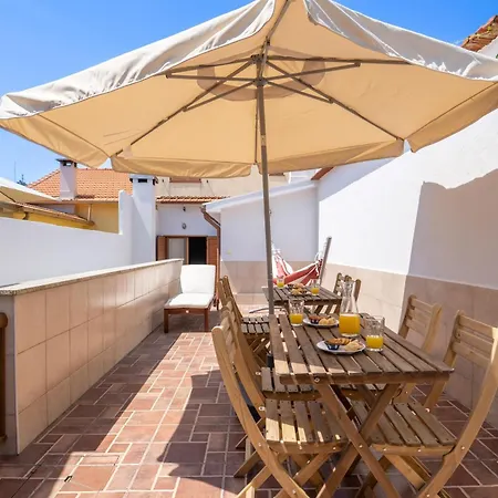 Сasa de vacaciones Host Wise - Spacious Duplex House - Jacuzzi & Terrace