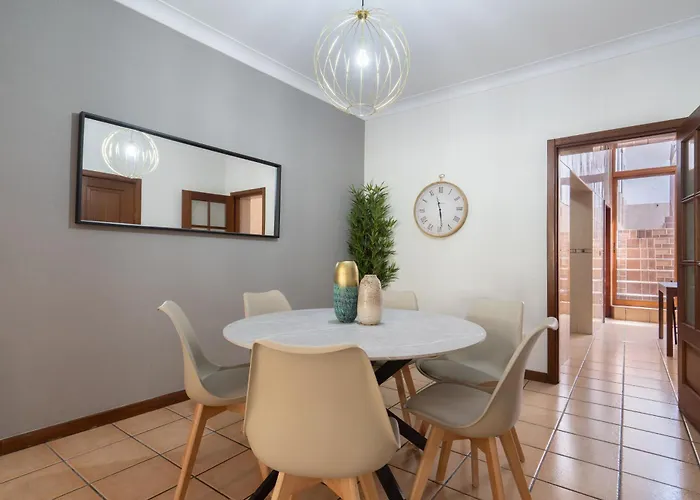 Host Wise - Spacious Duplex House - Jacuzzi & Terrace *