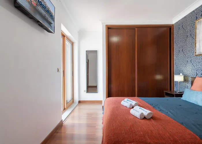 Host Wise - Spacious Duplex House - Jacuzzi & Terrace بيت للعطل بورتو