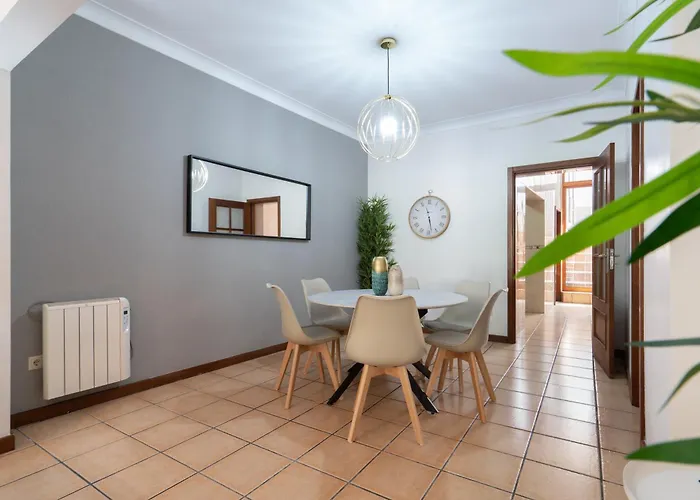 Host Wise - Spacious Duplex House - Jacuzzi & Terrace * بورتو