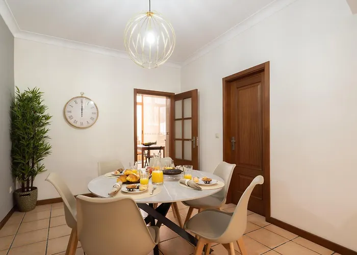 بيت للعطل Host Wise - Spacious Duplex House - Jacuzzi & Terrace بورتو