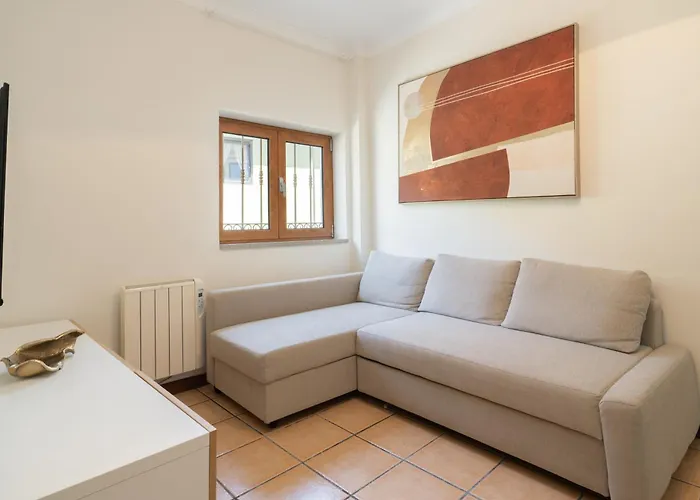 Host Wise - Spacious Duplex House - Jacuzzi & Terrace Oporto