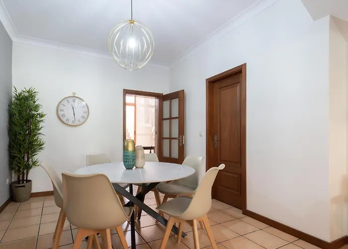 Host Wise - Spacious Duplex House - Jacuzzi & Terrace