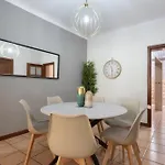 Host Wise - Spacious Duplex House - Jacuzzi & Terrace *