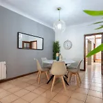 Host Wise - Spacious Duplex House - Jacuzzi & Terrace * Πόρτο