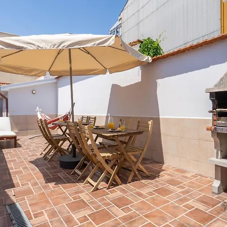 Feriehus Host Wise - Spacious Duplex House - Jacuzzi & Terrace