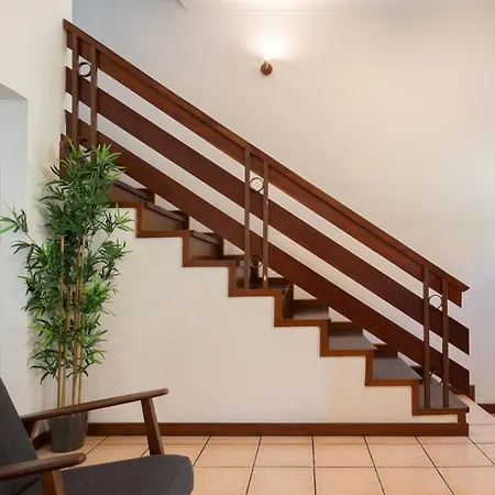 Feriehus Host Wise - Spacious Duplex House - Jacuzzi & Terrace *