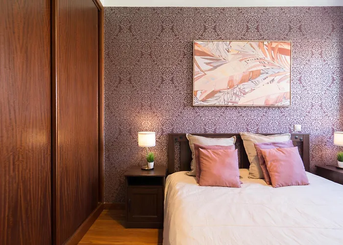 Feriehus Host Wise - Spacious Duplex House - Jacuzzi & Terrace Porto